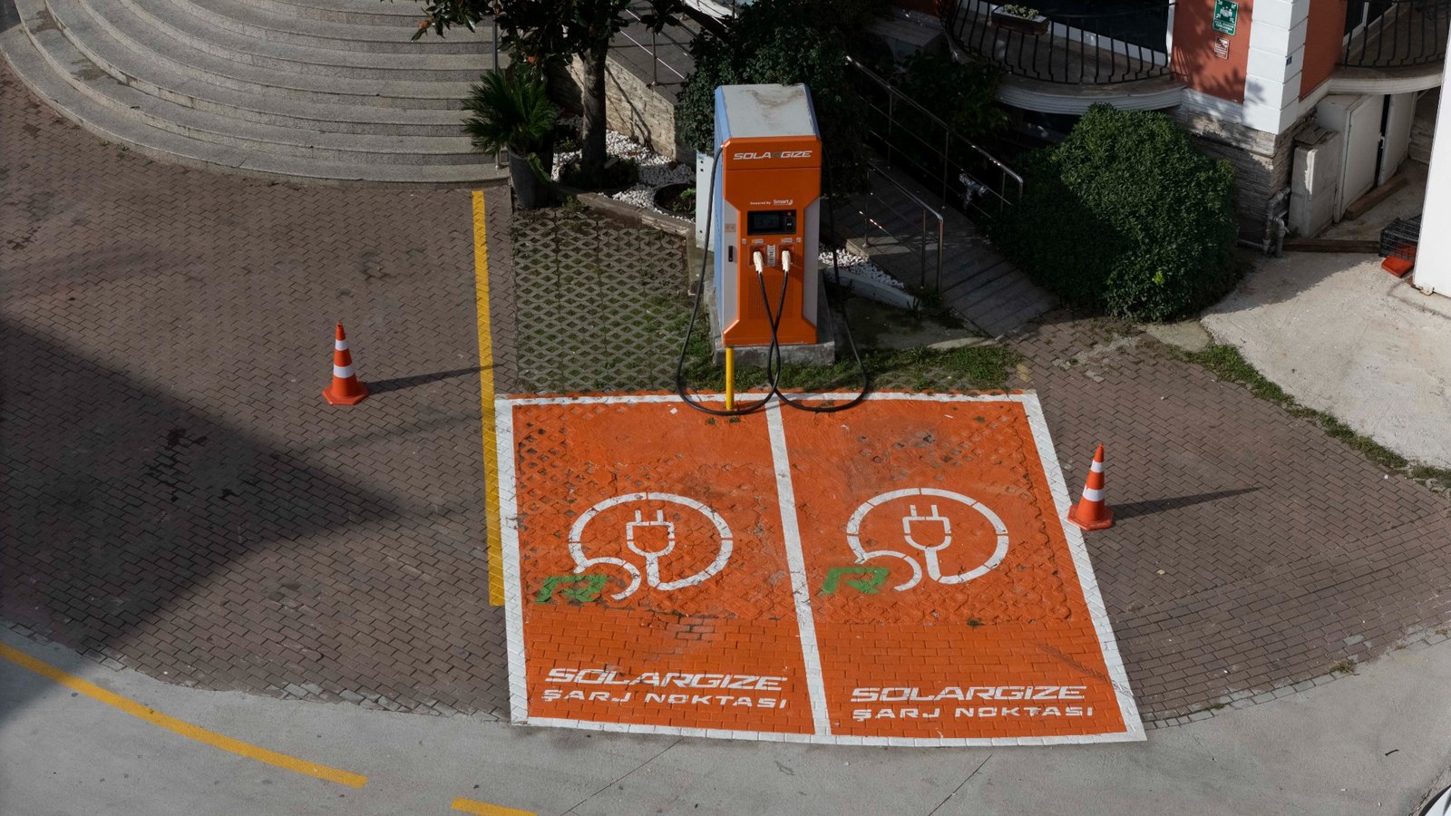Elektrikli Araç Park Alanı